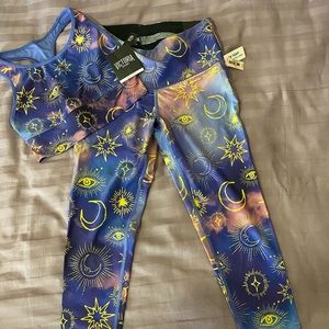 Victoria Sport: Sports bra and leggings